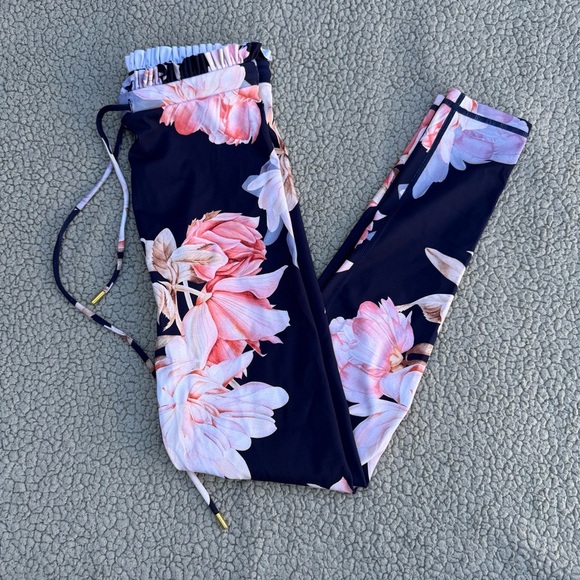 CELESTINE Lace-Up Ruffle Legging - Picture 3 of 6